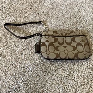 Coach Wristlet Light Brown Pattern